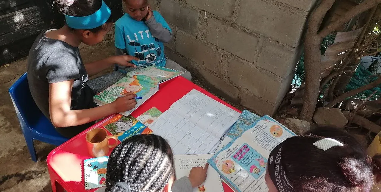 Children in the Ikhaya Le Themba community